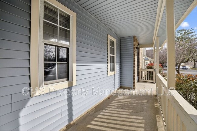 Building Photo - 1803 Poplar Ct