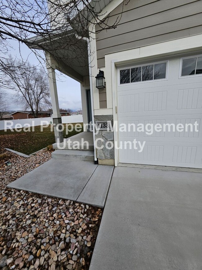 Foto del edificio - Orem Townhome Central to City Center