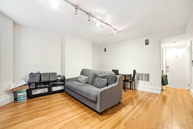 Foto del edificio - 310 Shawmut Ave