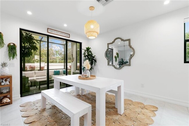 Foto del edificio - 7578 Rockefeller Dr