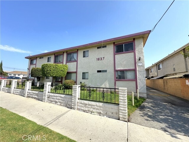 Primary Photo - 1637 W 227th St