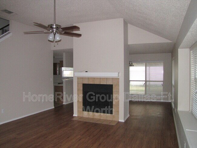 Foto del edificio - 8616 Brushy Creek Trail
