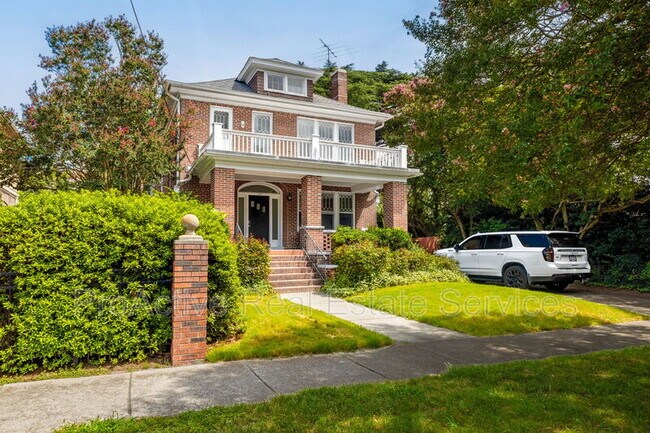 Foto del edificio - 734 Shirley Ave