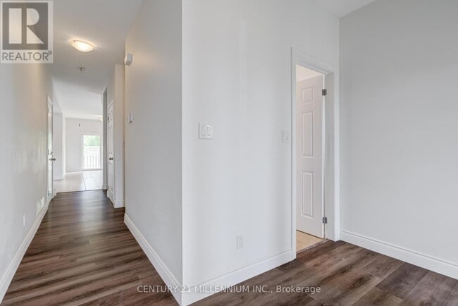 Building Photo - 38 Kent St