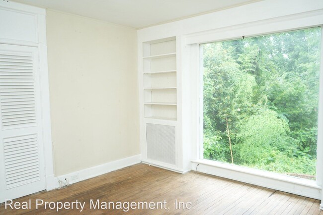 Building Photo - 7 br, 3.5 bath House - 110 Maywood Ln
