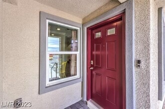 Building Photo - 9114 Hitmaker St