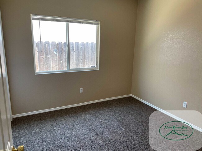 Foto del edificio - Apply Now to Schedule Viewing. Available u...