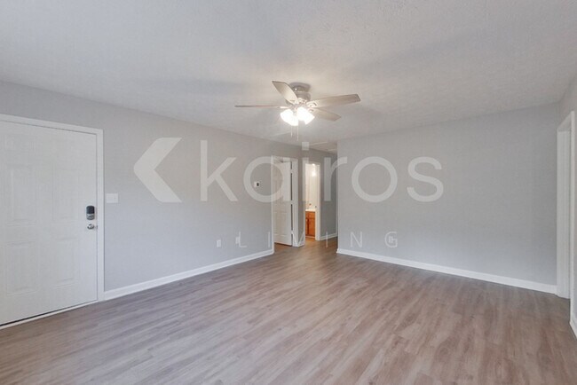 Building Photo - 401 Beaver Pointe Dr