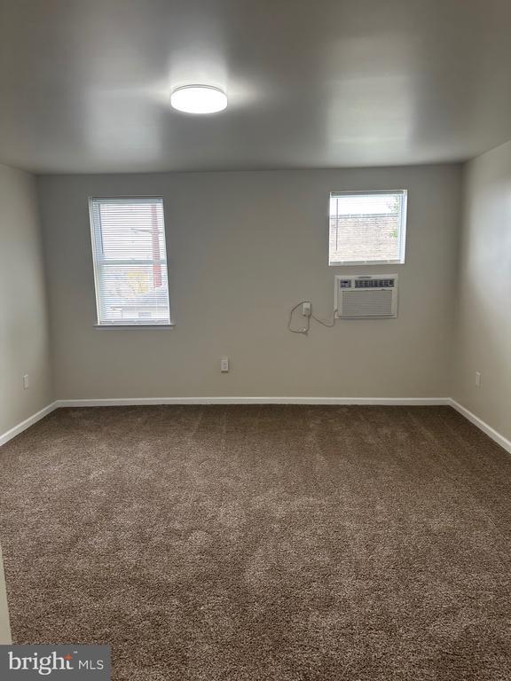 Foto del edificio - 122 E Ridge Rd