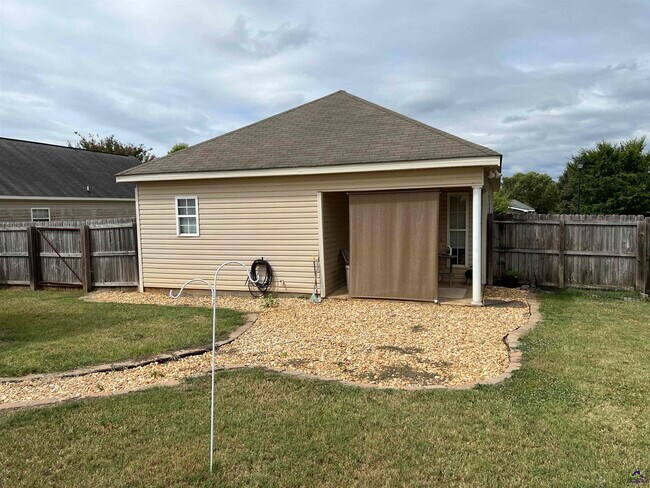 Foto del edificio - 200 Gayla Ct