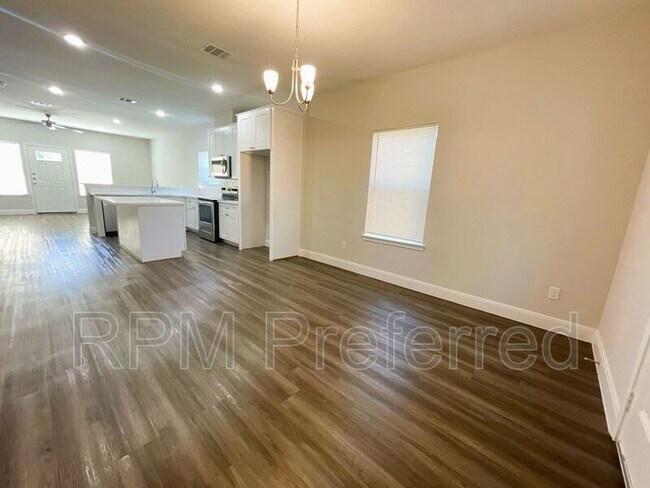 Foto del edificio - 8319 Tidwell Rd