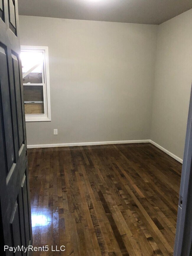 Foto del edificio - 3 br, 1 bath House - 5568 N 38th St