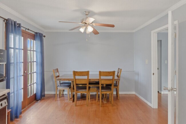 Foto del edificio - 2209 N 82nd Terrace