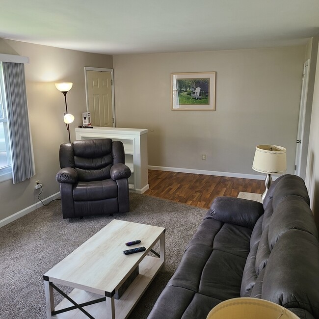 1331 Primrose Ln, Neenah, WI 54956 Townhome Rentals in Neenah WI