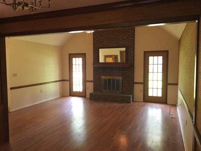 Building Photo - 1708 Rosemont Cir