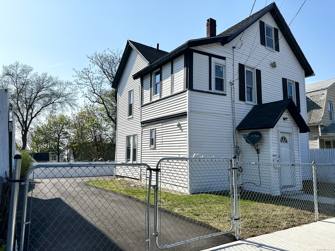 Primary Photo - 1811 Central Ave