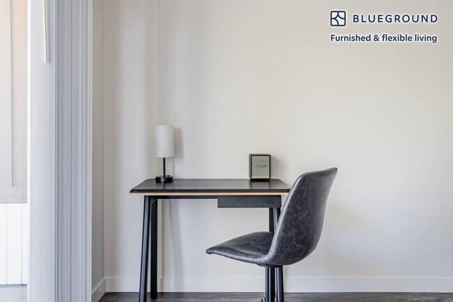 Foto del edificio - 2721 Midtown Ct