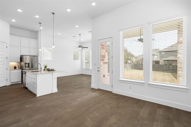 Building Photo - 1413 Kneehigh Ln