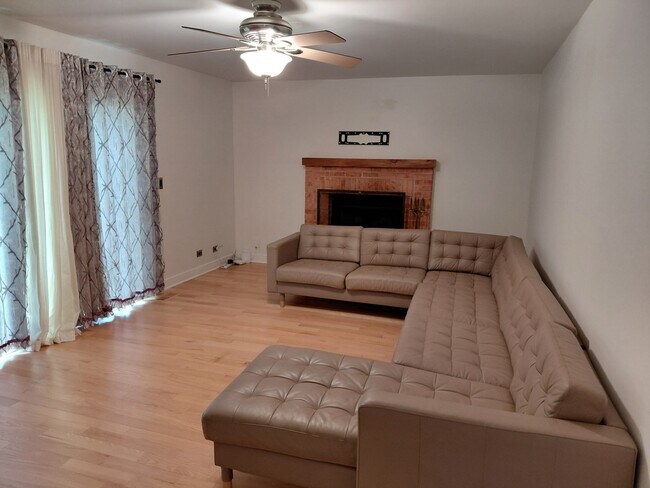 Foto del edificio - 530 Eagle Ridge Ln