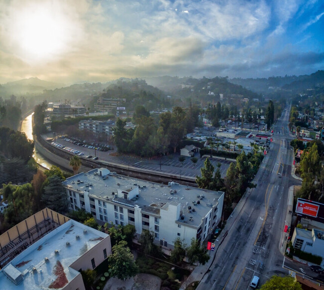 Building Photo - 4250 Coldwater Canyon