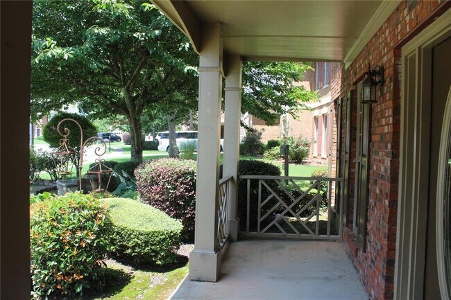 Foto del edificio - 1525 Woodpoint Way