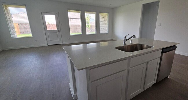 Nook and Family Room - 1353 Rockwell Dr