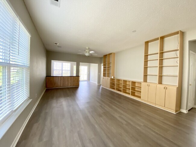 Foto del edificio - Beautiful Three Bedroom Home Sun City Home!