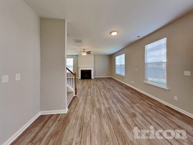 Foto del edificio - 2345 Waverly Crossing Rd