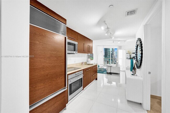 Foto del edificio - 475 Brickell Ave