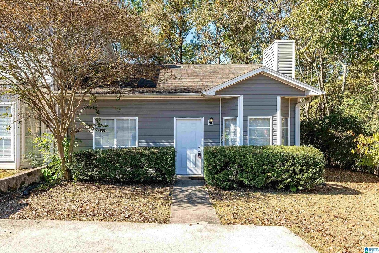 1653 King James Dr, Alabaster, AL 35007 Townhome Rentals in Alabaster