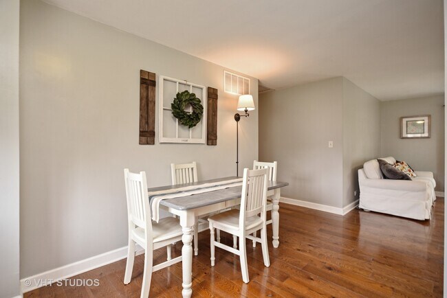 Foto del edificio - 123 Woodland Rd