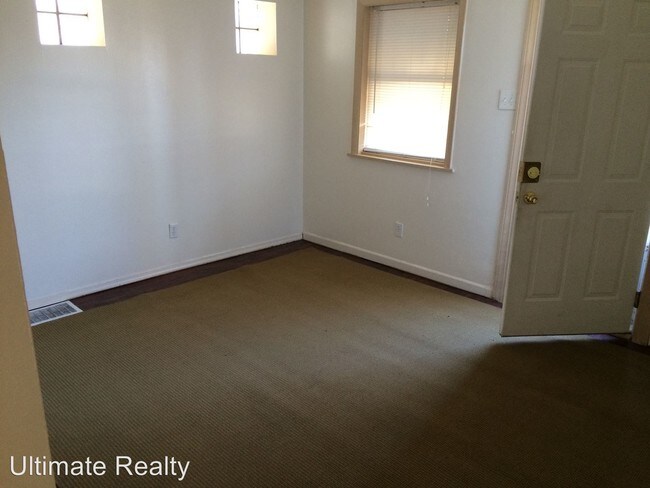 Building Photo - 2826 Solway Ave