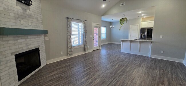 Building Photo - 511 Captain Stockton St