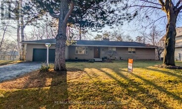 Building Photo - 262 Alscot Crescent