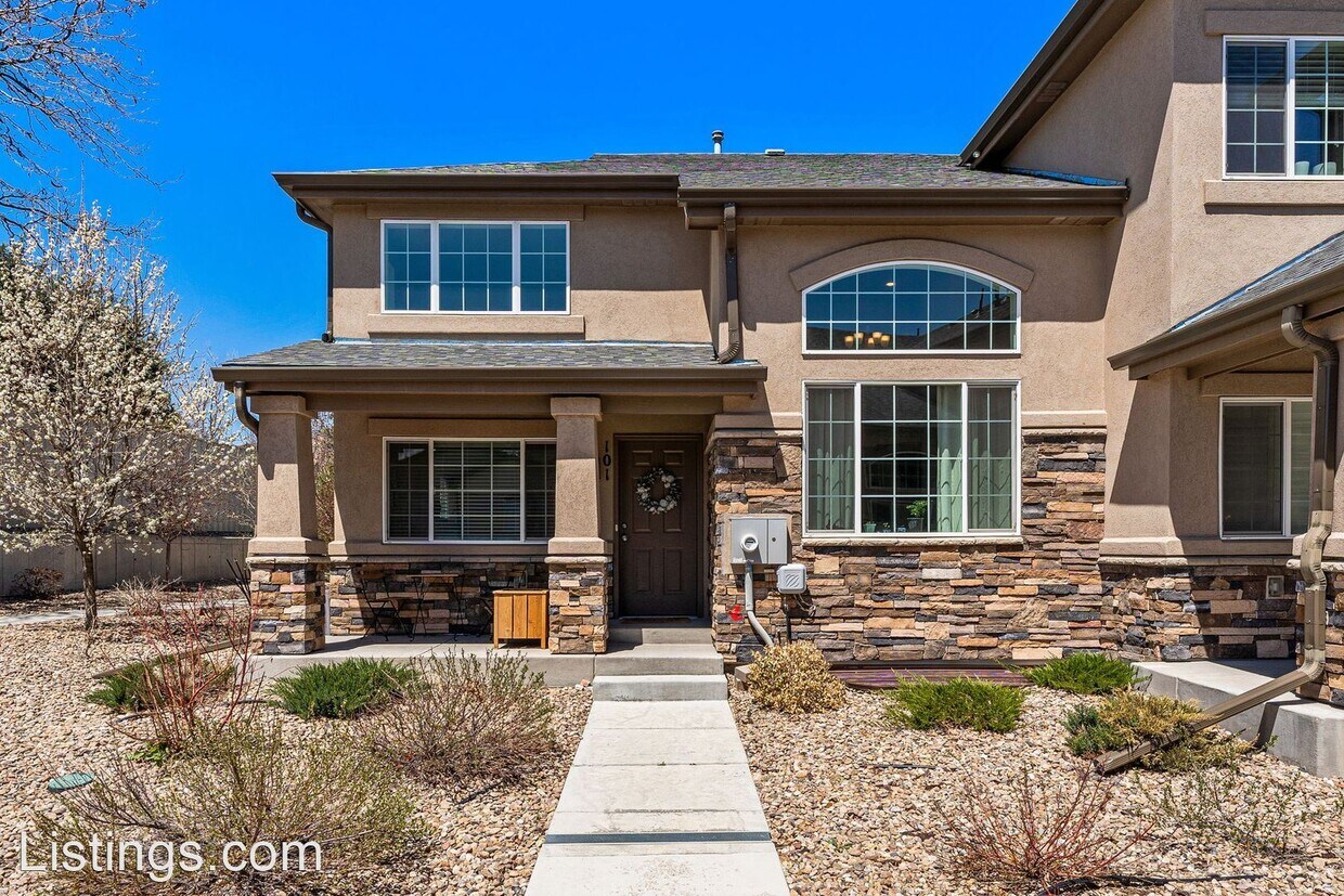 Foto principal - 2 br, 2 bath House - 1335 S Chambers Rd #101