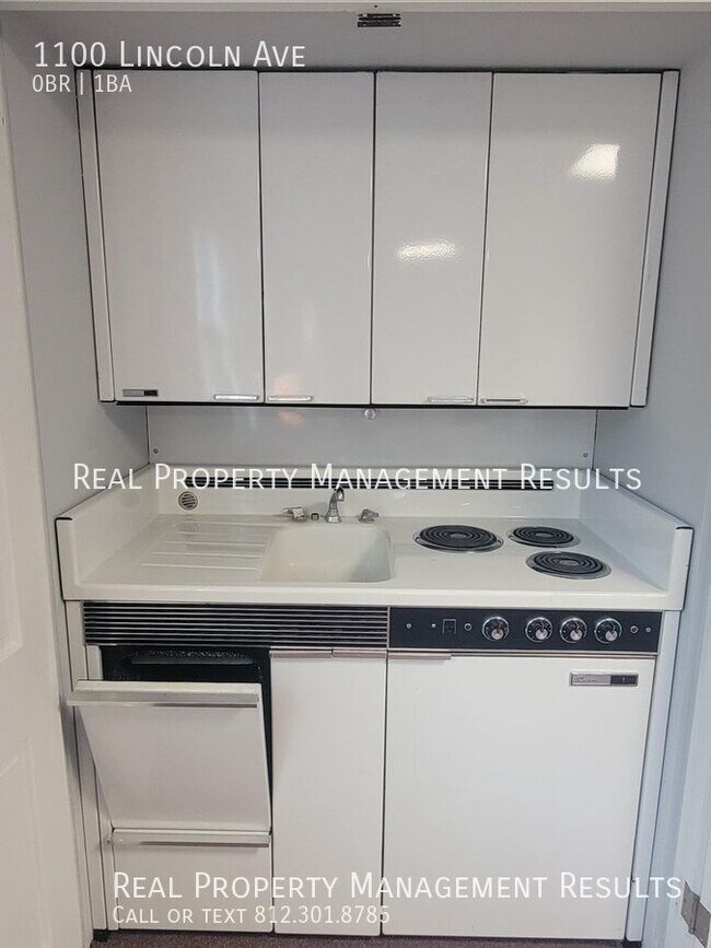 Foto del edificio - Upstairs Studio Apartment/All Utilities In...