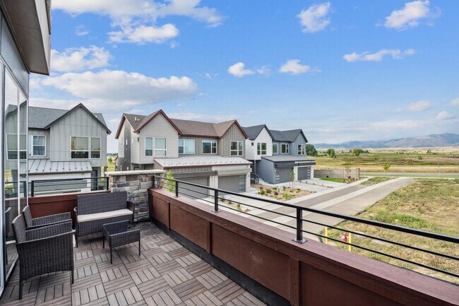 Foto del edificio - West Longmont 2BDR w/ Mountain Views