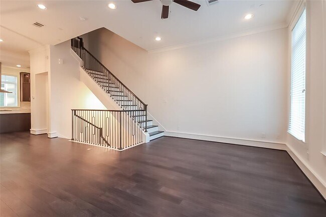 Building Photo - 1206 Bartlett St