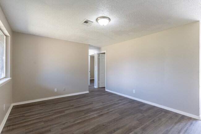 Foto del edificio - Updated 4-Bedroom Home in Midwest City wit...