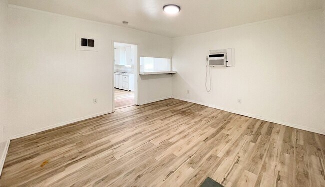 Foto del edificio - 1523 E 4th Ave