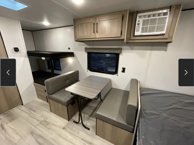 Building Photo - 532 Camino de Amor