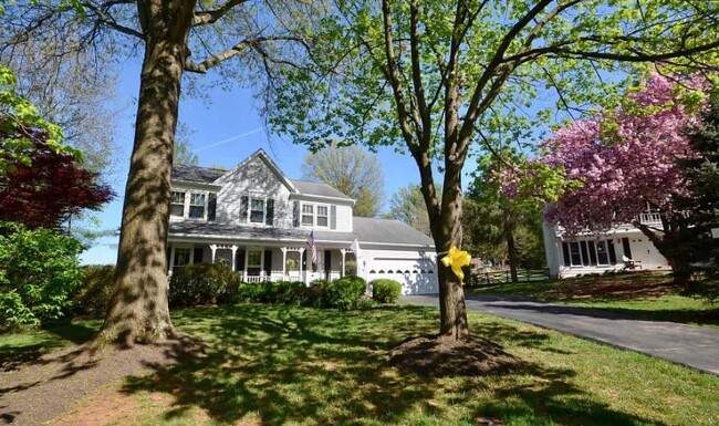 Front yard alt - 7 Clapham Ct