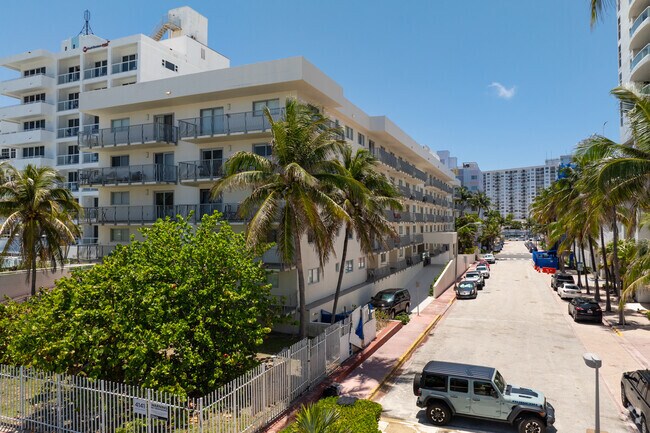 Foto del edificio - King Richard's Condominium