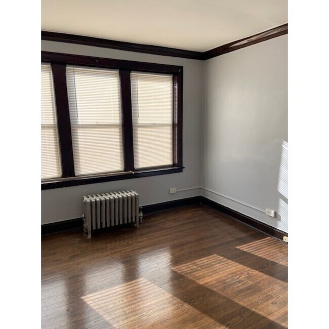 Building Photo - 1524 W 89th St