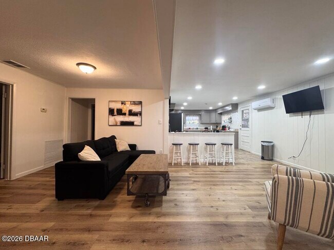 Foto del edificio - 607 Herbert St