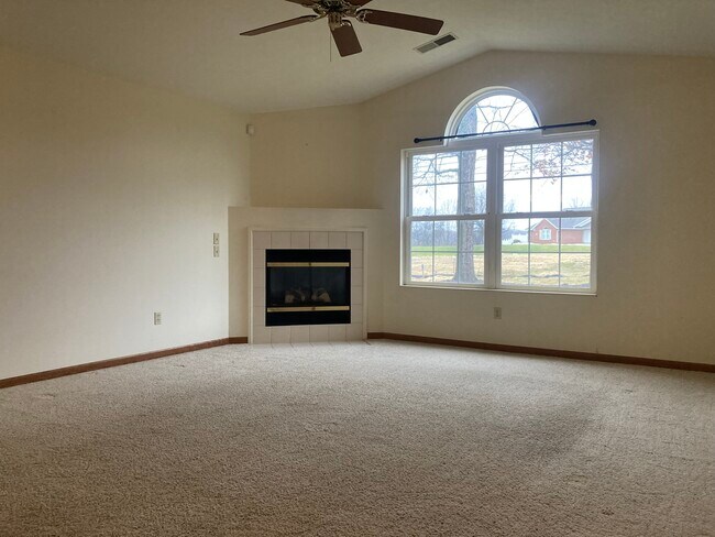 Building Photo - 801 Briarcrest Ln