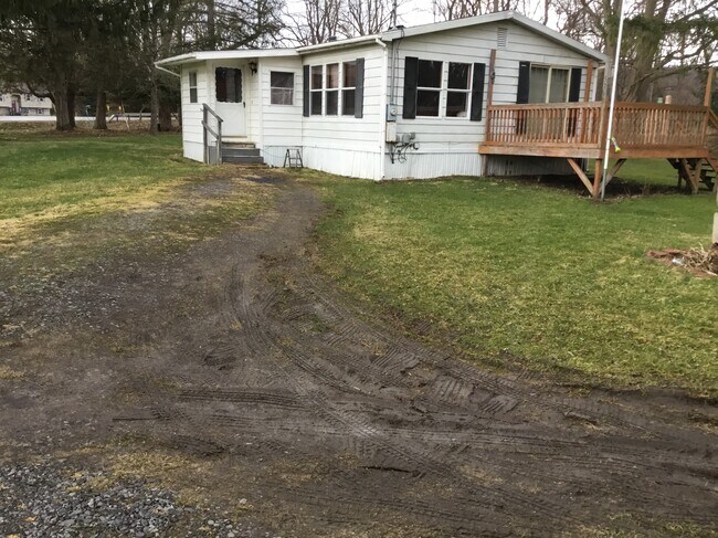 Foto del edificio - 5766 Sliker Hill Rd