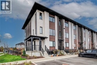 Building Photo - 4 Lily Ln