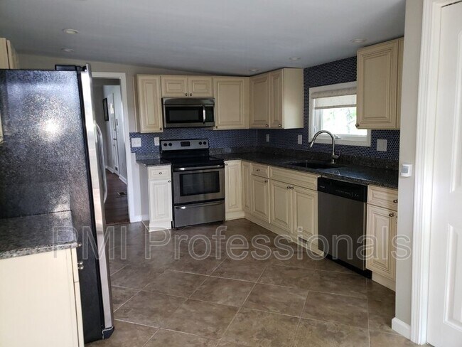 Foto del edificio - 1340 McAlpine Ave