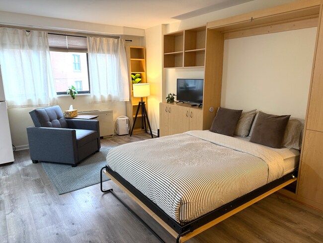 Building Photo - 1420 N St NW